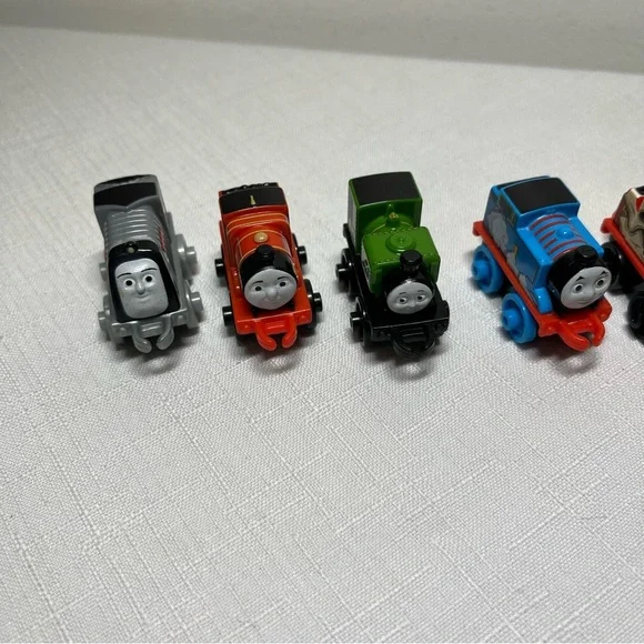 Thomas & Friends Multi-Color Engine Collection. Set of 7 - Picture 2 of 4